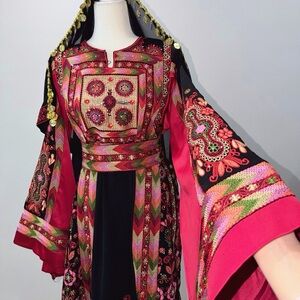 Luxurious Traditional Palestinian Thobe with Elegant Red Satin Sleeves